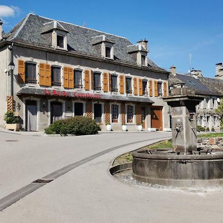 La Ruche Cantalienne Saint-Etienne-de-Chomeil ภายนอก รูปภาพ