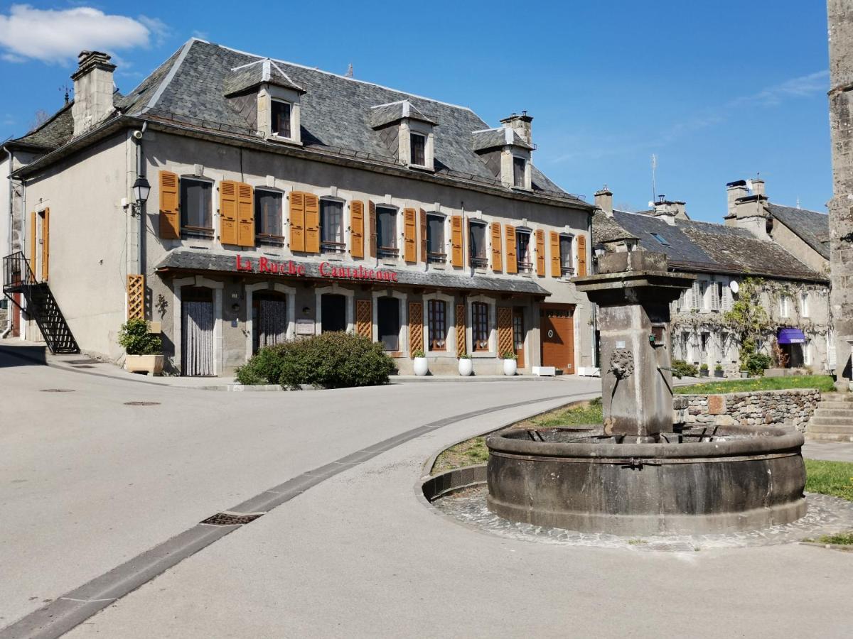 La Ruche Cantalienne Saint-Etienne-de-Chomeil ภายนอก รูปภาพ